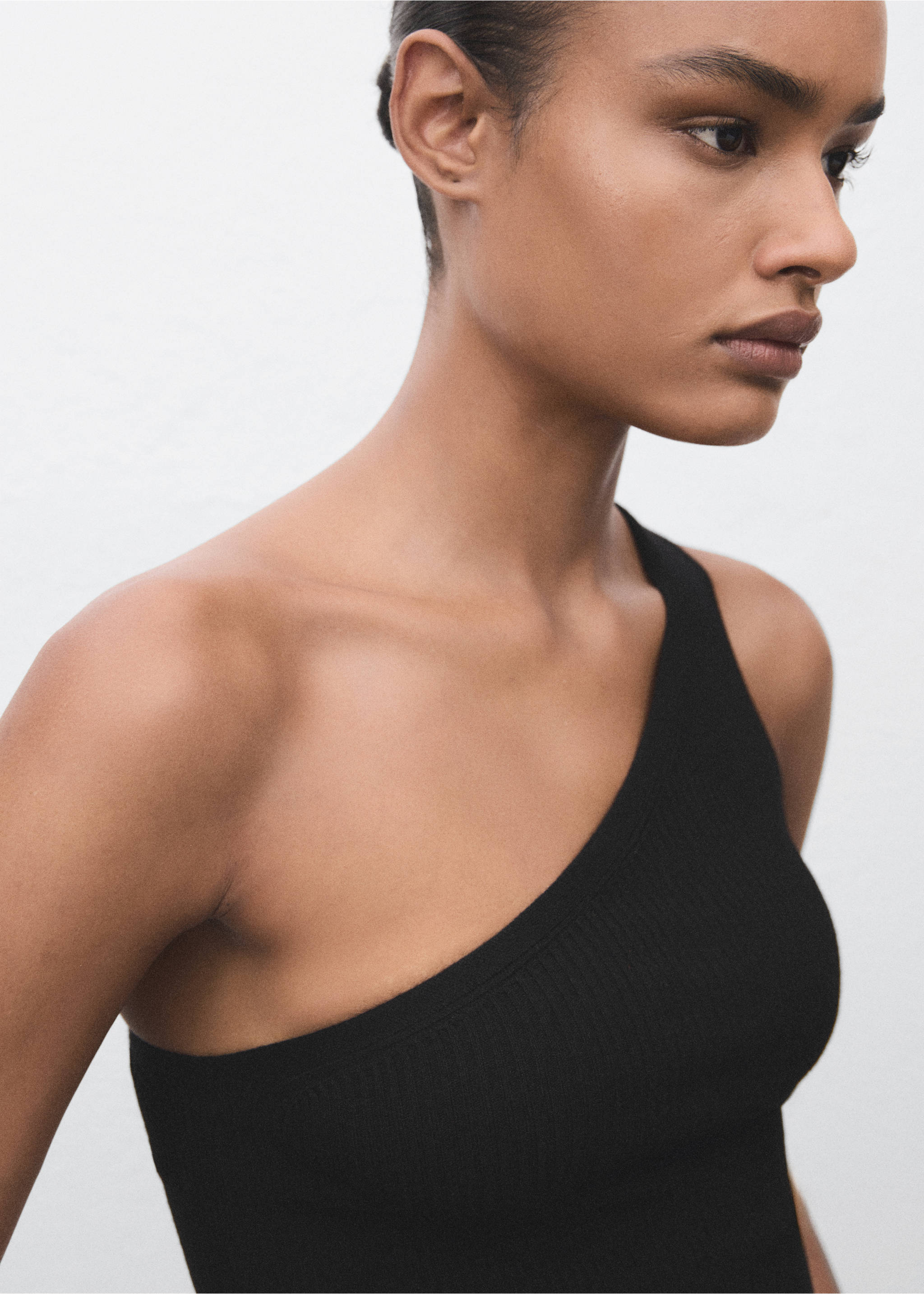 Knit asymmetric top - Details of the article 1, Black. Ref: 87118640-00.
