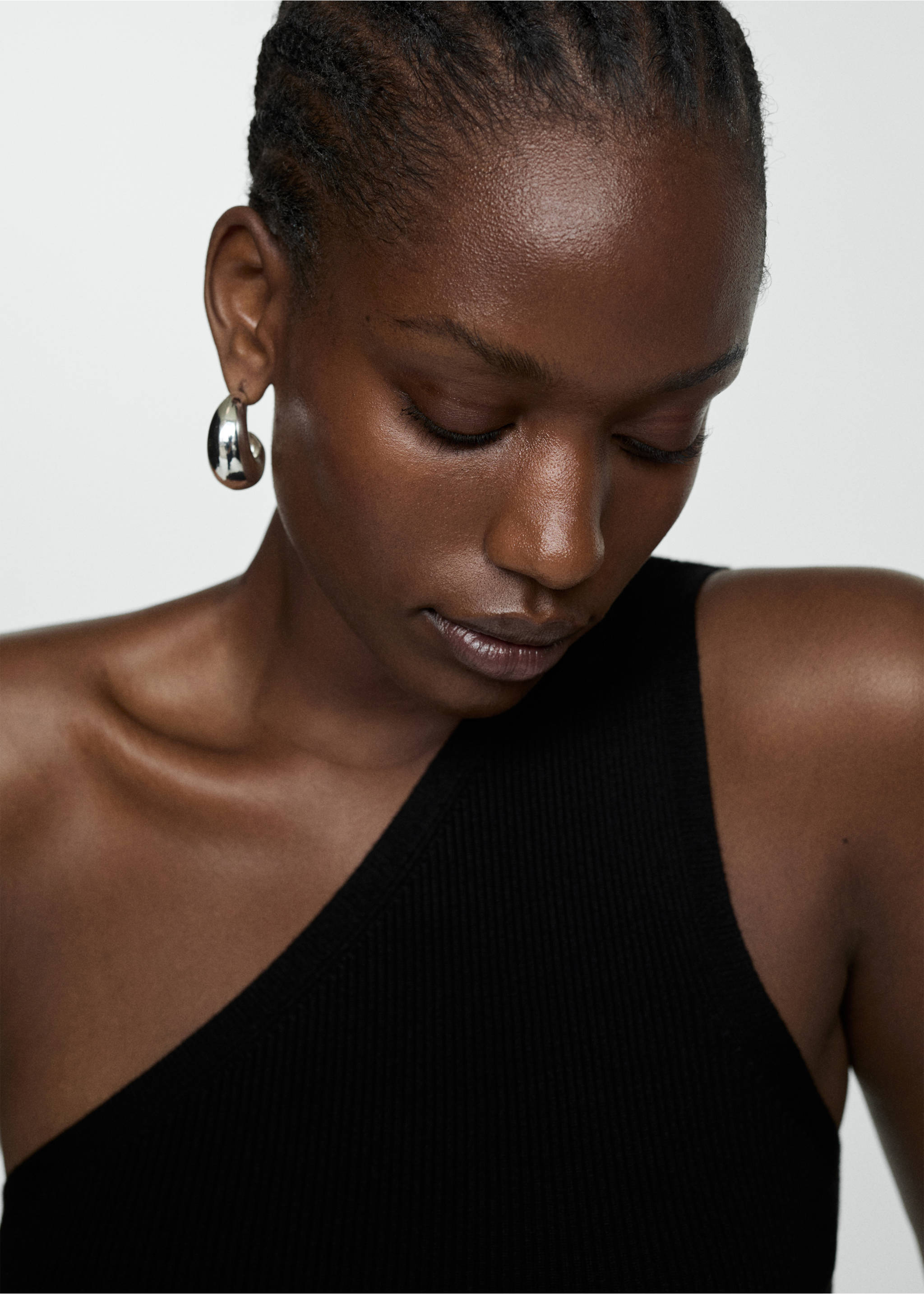 Knit asymmetric top - Details of the article 4, Black. Ref: 87118640-00.