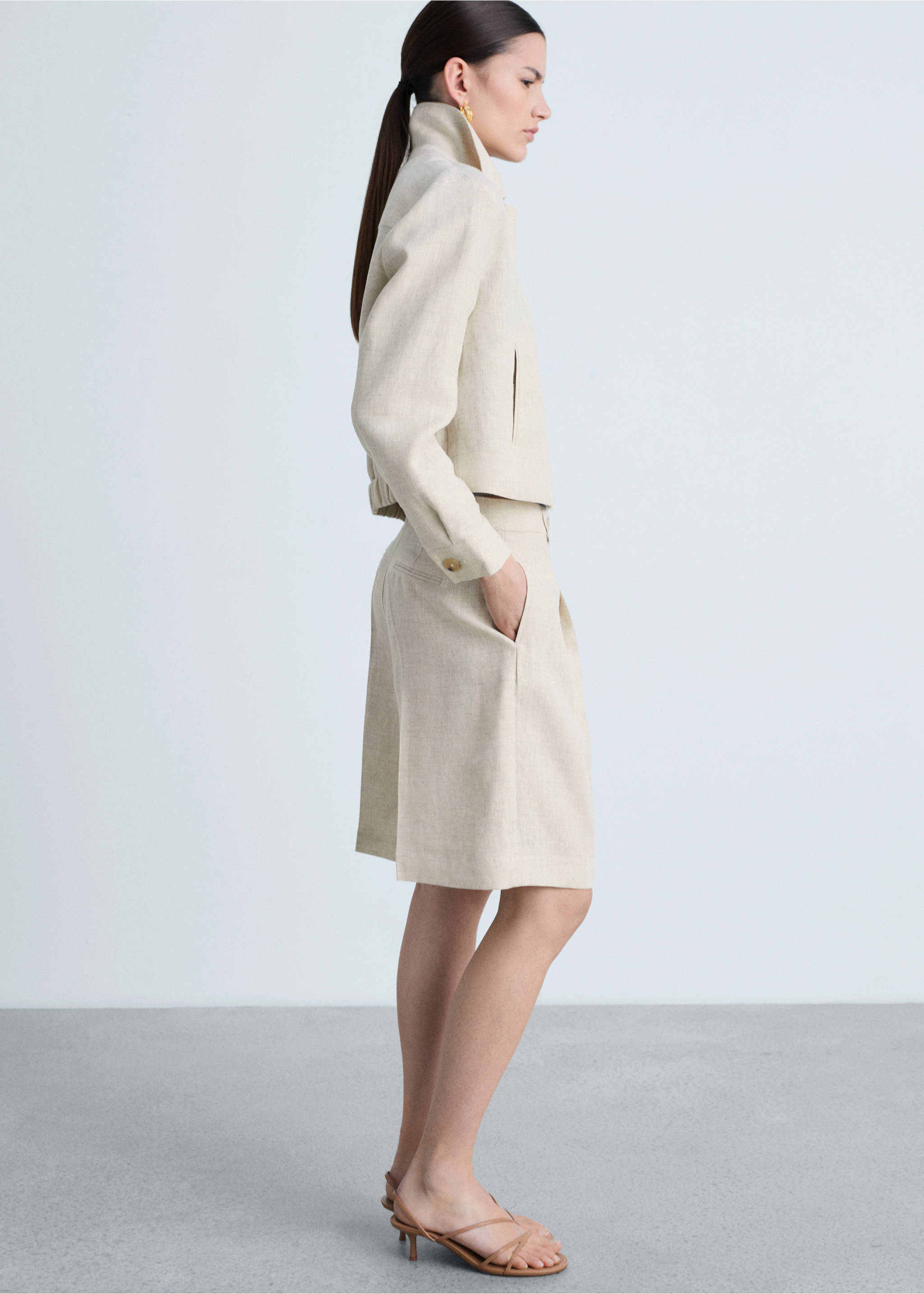 100% linen jacket with zip - Details of the article 1, Light/Pastel Grey. Ref: 87137147-00.