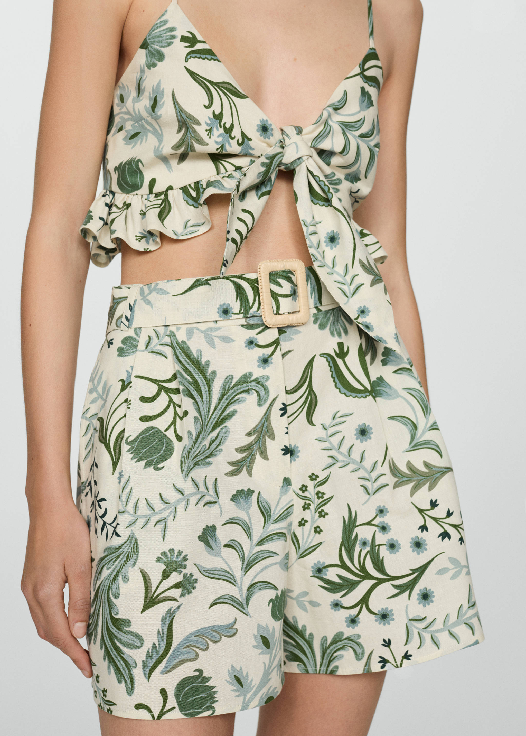 Printed shorts with belt - Details of the article 3