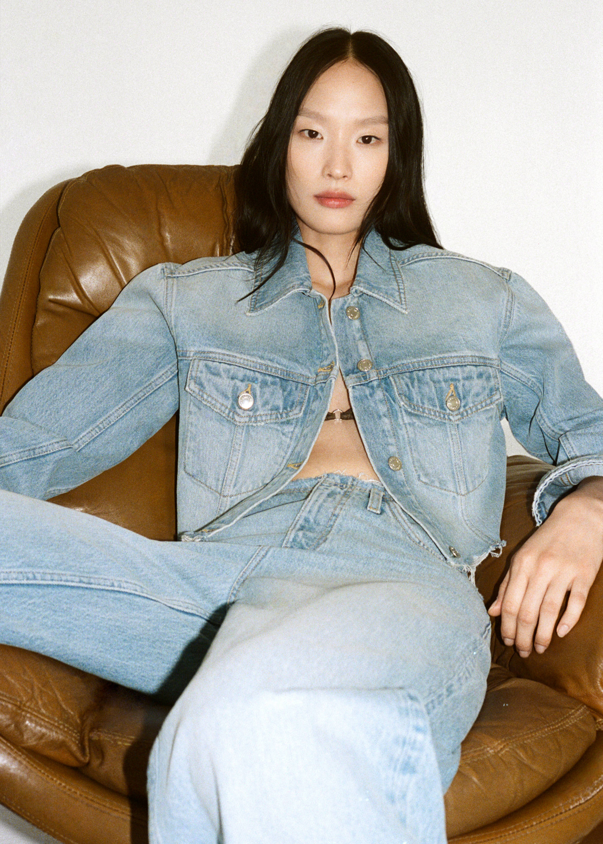 Denim jacket with frayed hem - Details of the article 7, Medium Blue. Ref: 87147113-00.