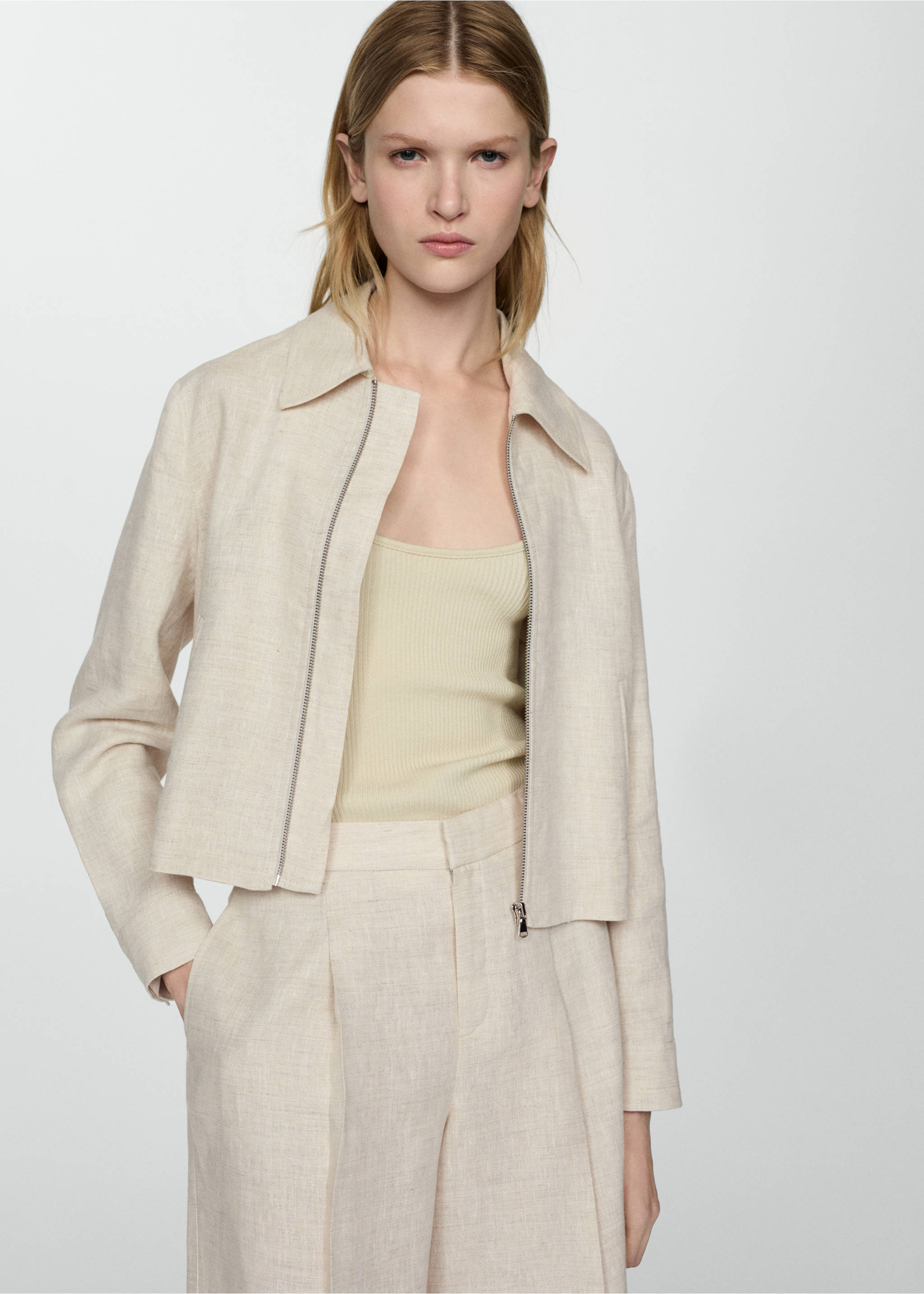 100% linen bermuda shorts - Details of the article 1, Light/Pastel Grey. Ref: 87147147-00.