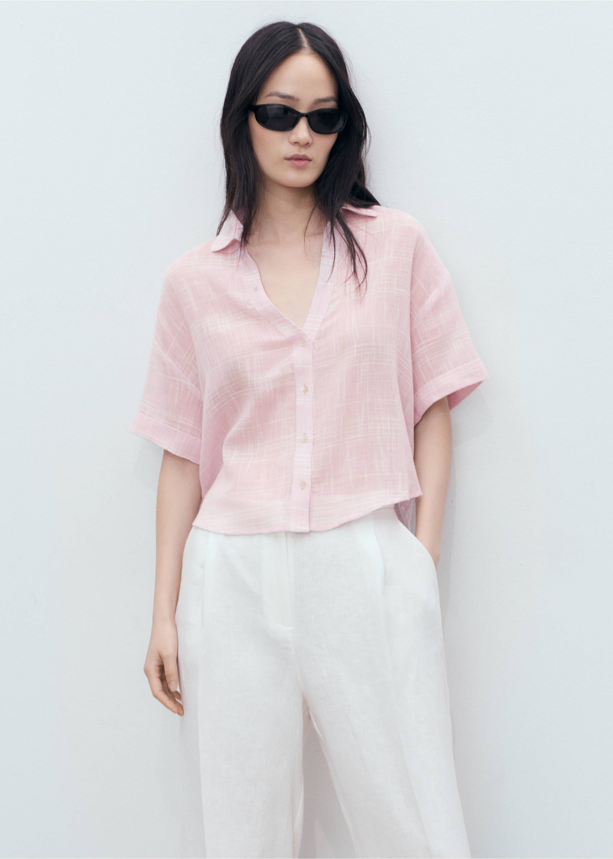 Chemise semi-transparente rayures - Plan moyen, Rose pastel. Ref: 87158639-00.