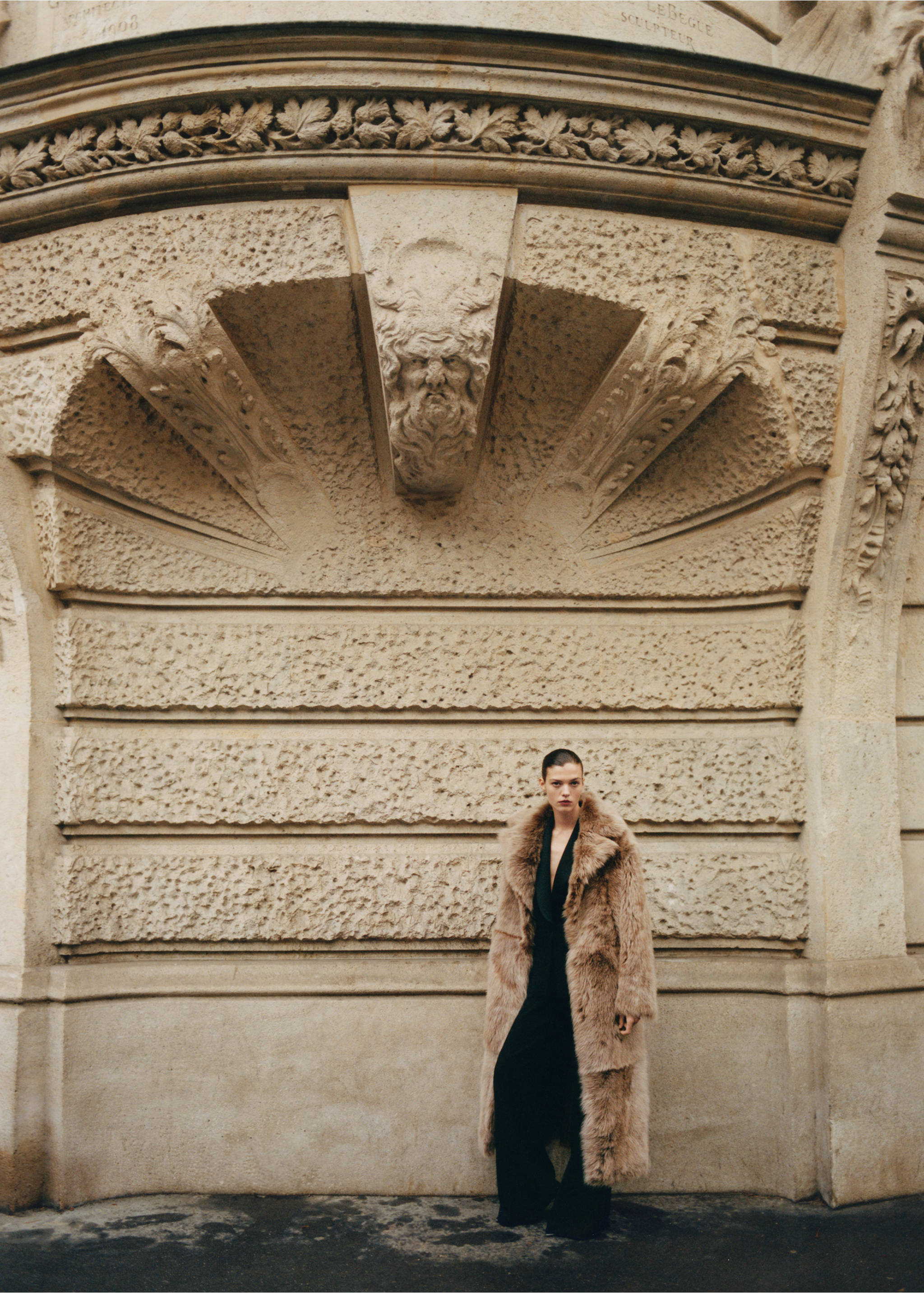 High-waist flared trousers - Details of the article 1, Black. Ref: 87165991-00.