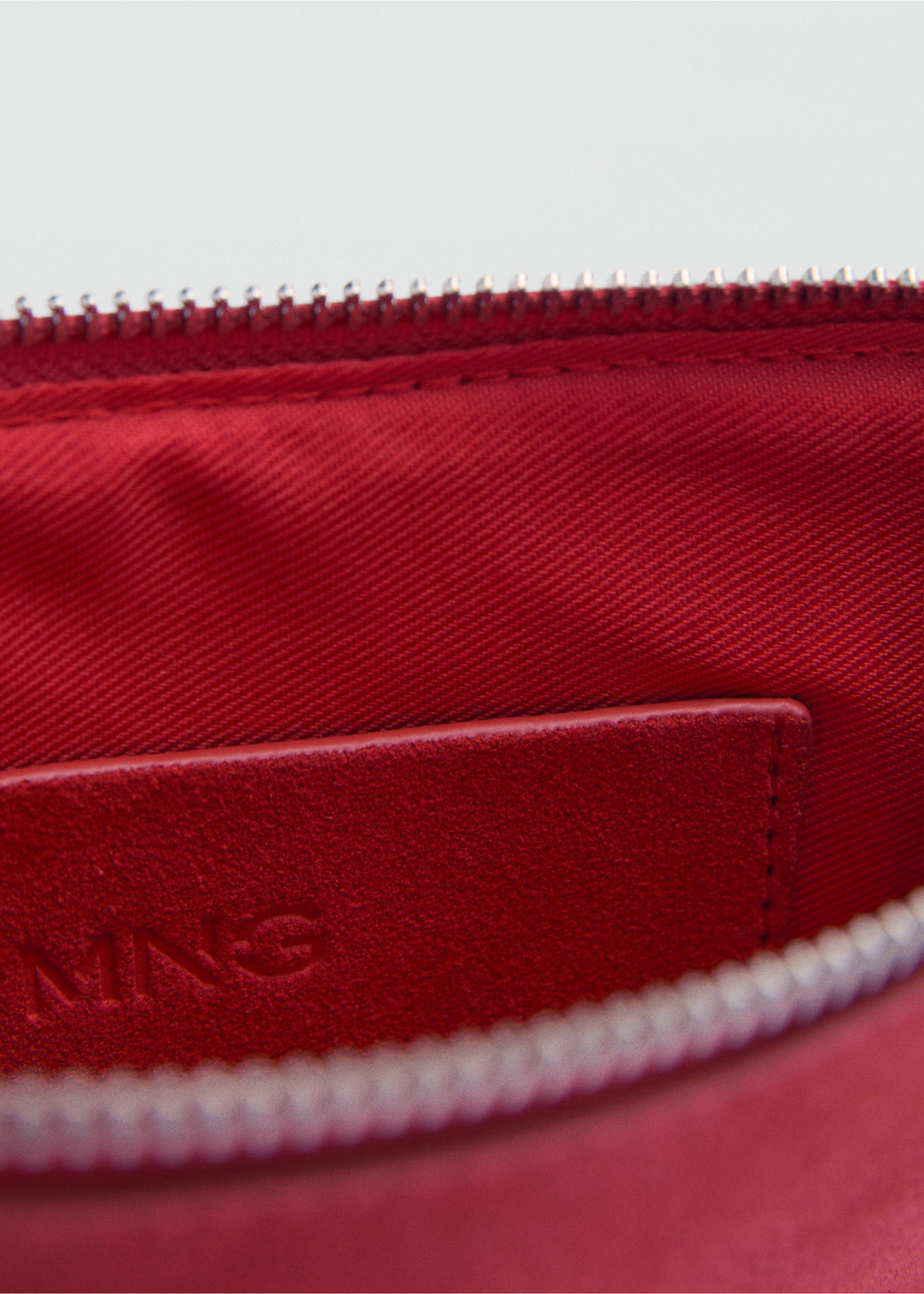 Suede die-cut laptop case - Details of the article 1, Red. Ref: 87174089-00.